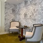 Le Tardif, Noble Guest house