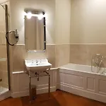 Le Tardif, Noble 4*