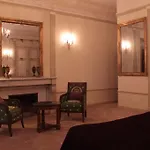 Le Tardif, Noble Guest house