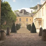 Le Tardif, Noble 4*