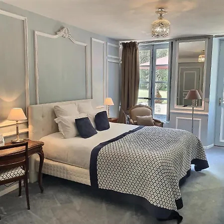 Le Tardif, Noble 4* באיו