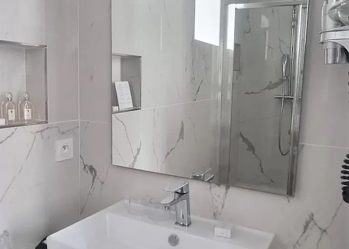 Le Tardif, Noble בית הארחה באיו